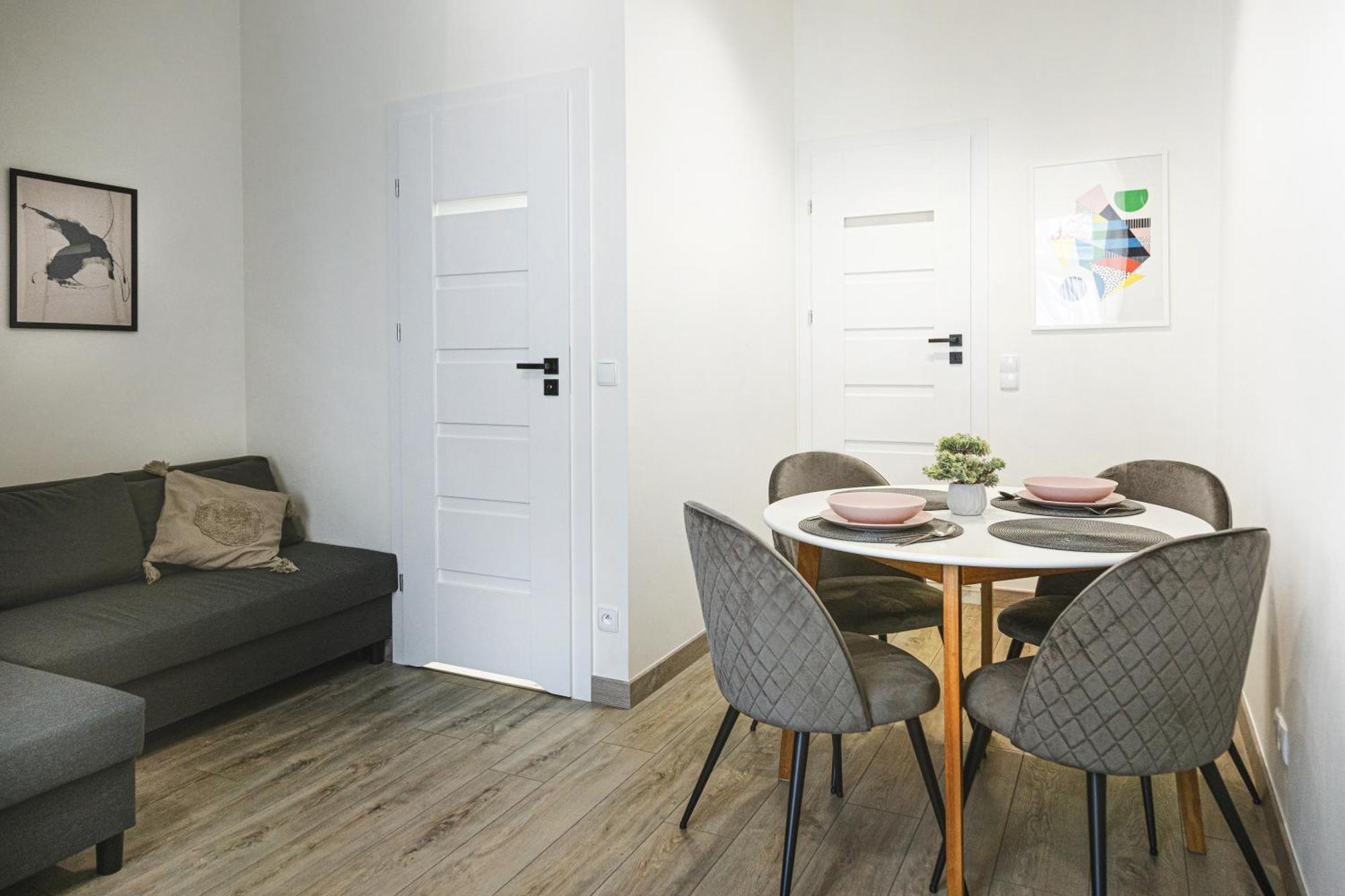 Wyjatkowe Apartamenty W Centrum Вроцлав Екстериор снимка